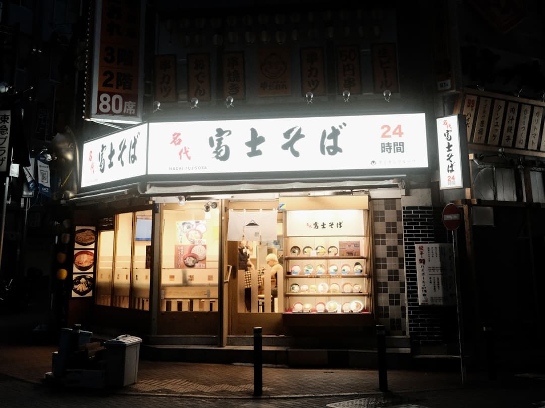 2023综艺乍暖还寒，“寒流”源头终究在哪？